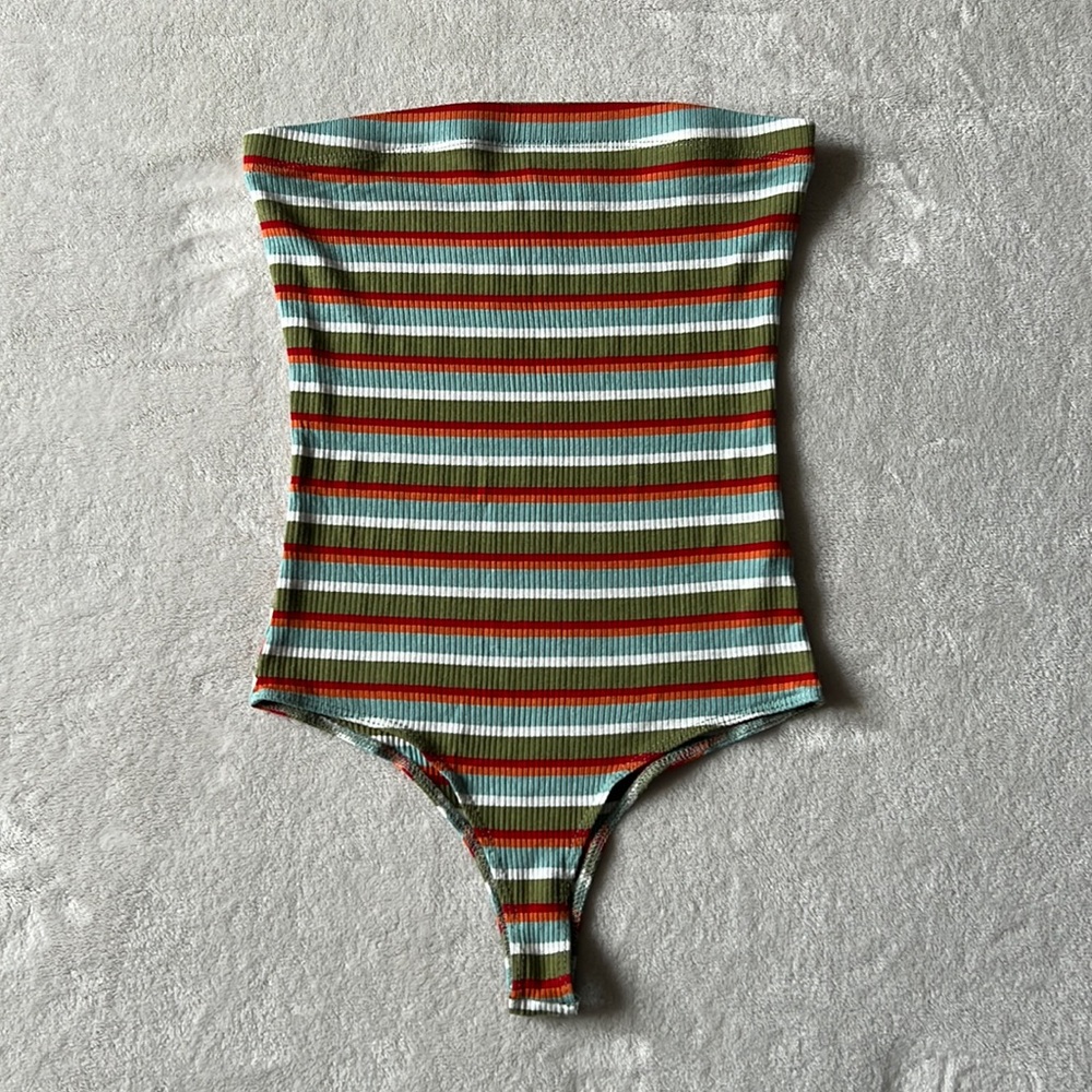 Wasabi + Mint strapless bodysuit. Size Small